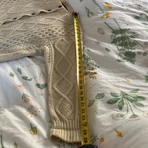 Cardigan- Pure undyed ivory Irish wool, hand knit in Dungloe, Ireland. Size 40 - Picture 13 of 13